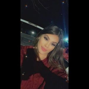 Meet your Posher, Dafne